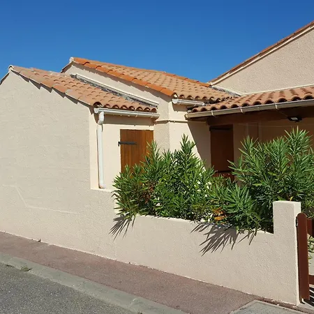Holiday home Les Mers Du Sud, 4 Personnes, Velos, Piscine, Climatisation, A 120m