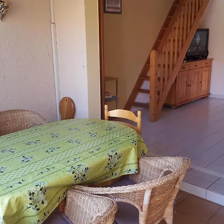 度假居 Les Mers Du Sud, 4 Personnes, Velos, Piscine, Climatisation, A 120m 格吕桑